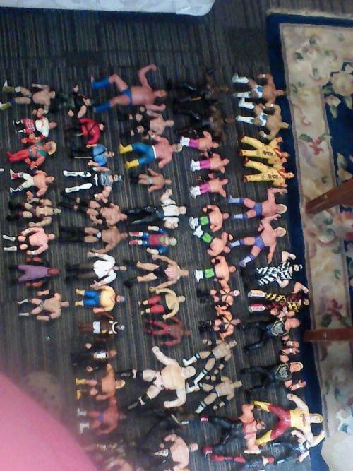 COLLECTORS LOT OF 62 WWF/WWE WRESTLING FIGURES