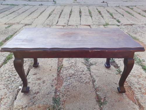 LOVELY ANTIQUE BALL AND CLAW IMBUIA COFFEE TABLE