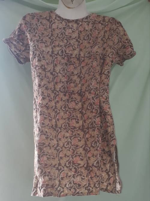 LADIES: BROWN TOP - MAKE: SEASONS - SIZE: M