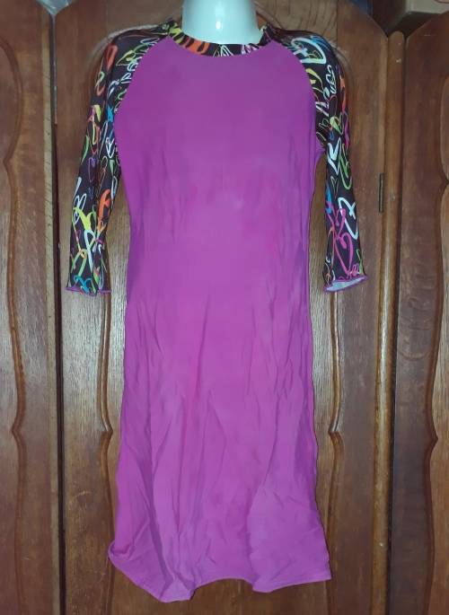 GIRLS: MULTI COLOUR TOP - MAKE: UNDER COVER - SIZE: NO SIZE