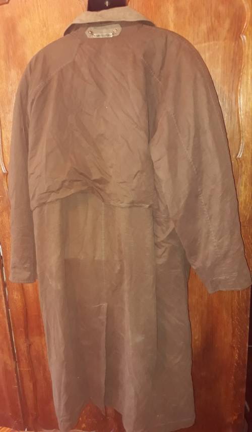 MENS: BROWN COAT - MAKE: CAMEL COLLECTION AUTHENTIC TRADITION - SIZE: NO SIZE