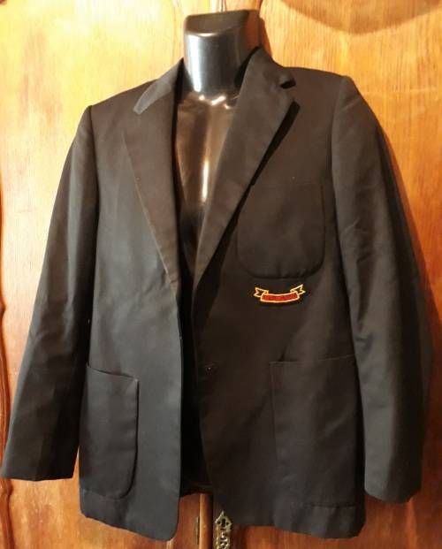 BOYS: BLACK BLAZER - MAKE: WALSTAN - SIZE: NO SIZE BUT SZYS 84