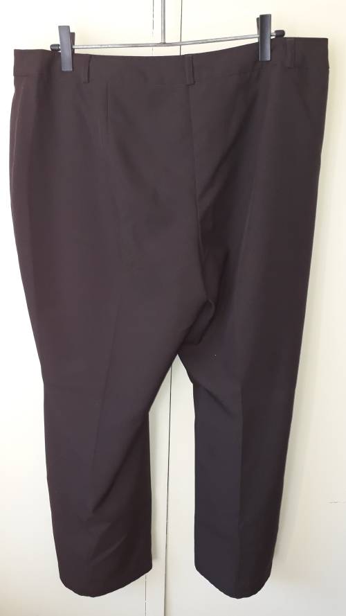 LADIES: BROWN PANTS - MAKE: WOOLWORTHS - SIZE: 18