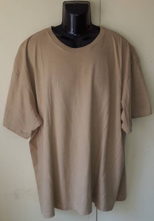 MENS: BROWN T-SHIRT - MAKE: FOOT LOCKER - SIZE: XXL