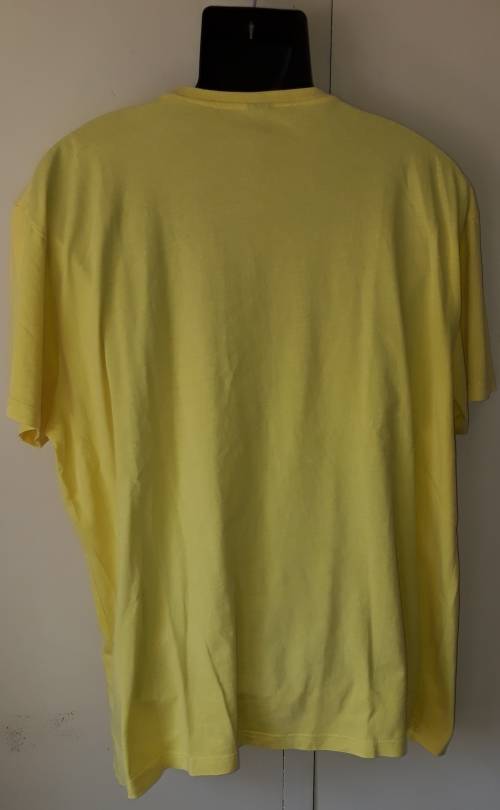 MENS: YELLOW T-SHIRT - MAKE: RUSTY - SIZE: 2XL