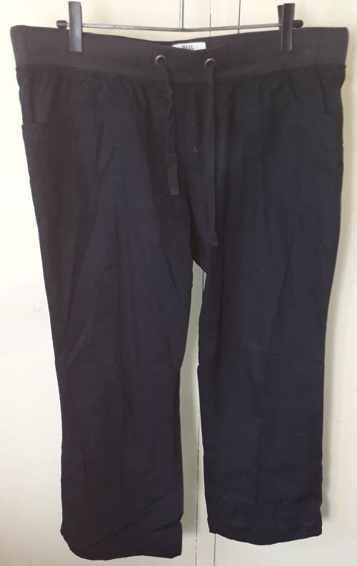 LADIES: BLACK PANTS - MAKE: REAL CLOTHING COMPANY - SIZE: 16