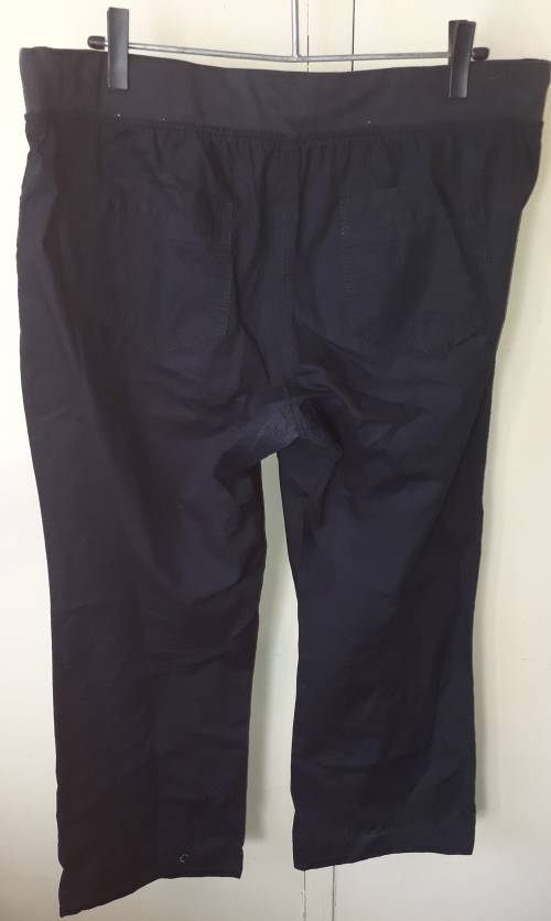 LADIES: BLACK PANTS - MAKE: REAL CLOTHING COMPANY - SIZE: 16