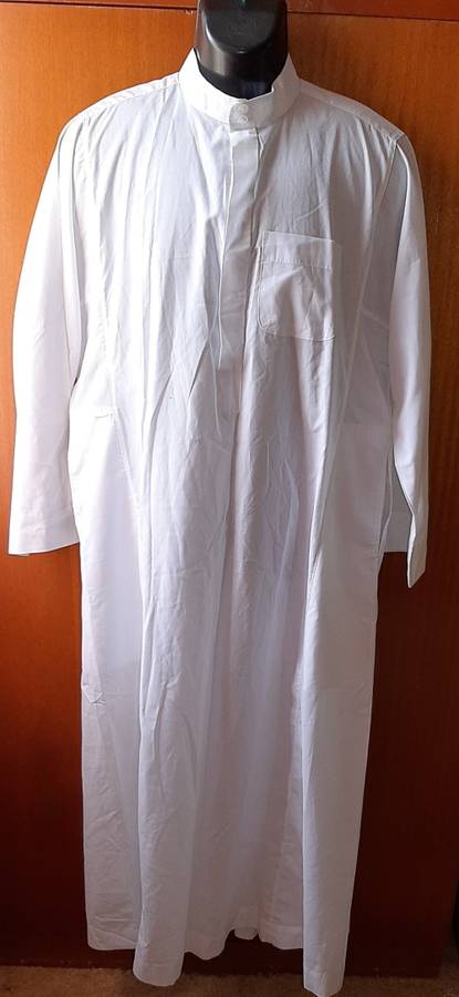 MENS - WHITE INDIAN OUTFIT - MAKE -NO MAKE - SIZE - 56