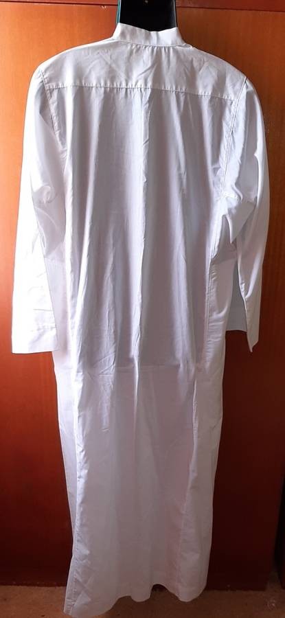MENS - WHITE INDIAN OUTFIT - MAKE -NO MAKE - SIZE - 56