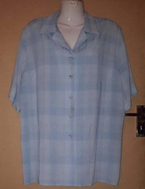 LADIES - BLUE BLOUSE - MAKE - PARK AVENUE - SIZE - GB 20 RSA 18