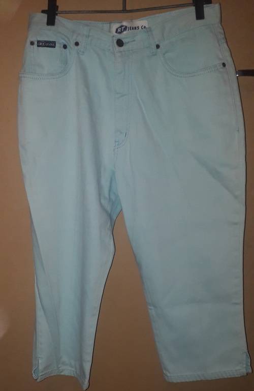 Ladies - Blue 3-4 Jeans - Make - RT Jeans - Size - No Size