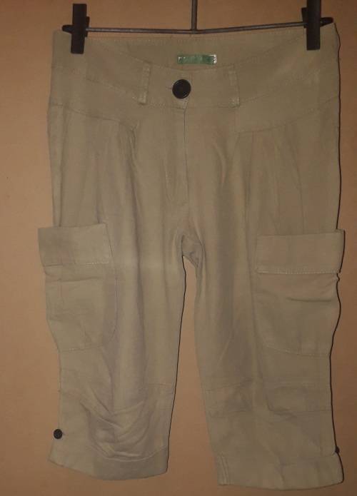 Ladies - Beige 3-4 Pants - Make - No Make - Size - M