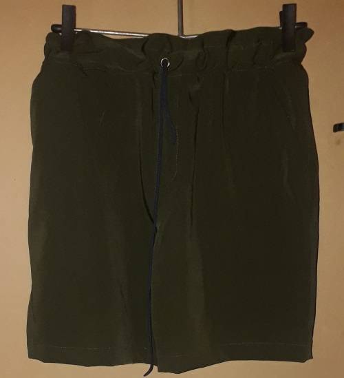 Ladies - Grey Shorts - Make - No make - Size - S