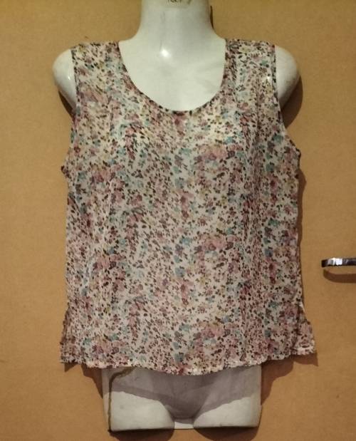 Special! Ladies - 2 Pce Multicolered Set- Make - Tung Tai  - Size - M