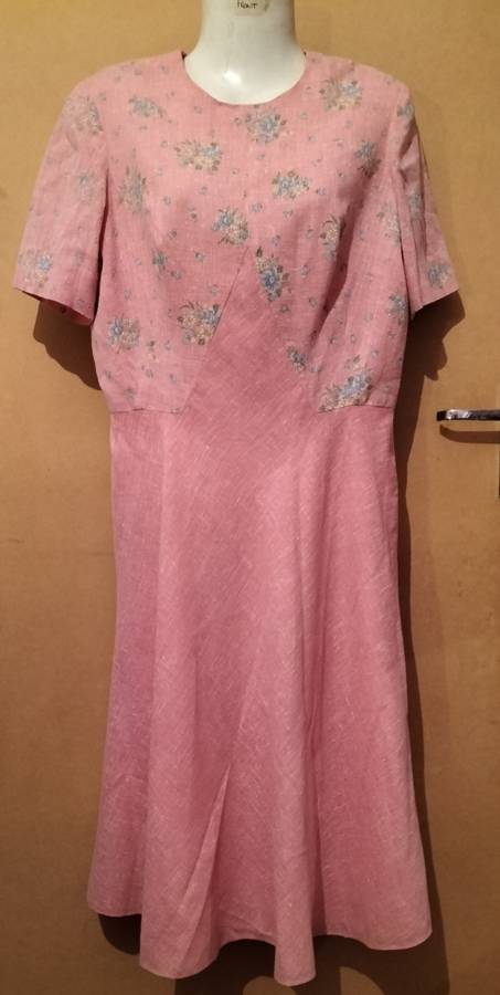 Ladies - Pink Dress - Make - no make - Size - no size