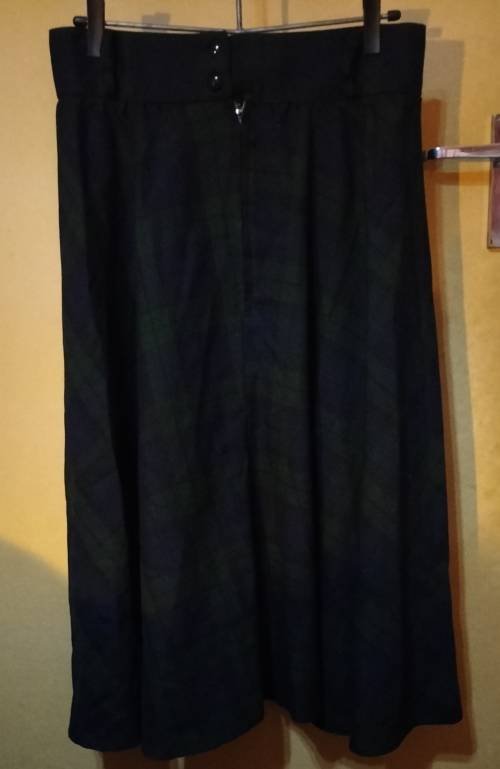 Ladies - Multicolored Skirt - Make - no make - Size - 38