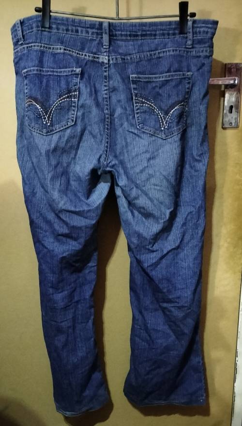 Ladies - Blue Jeans - Make - Legend - Size - 14