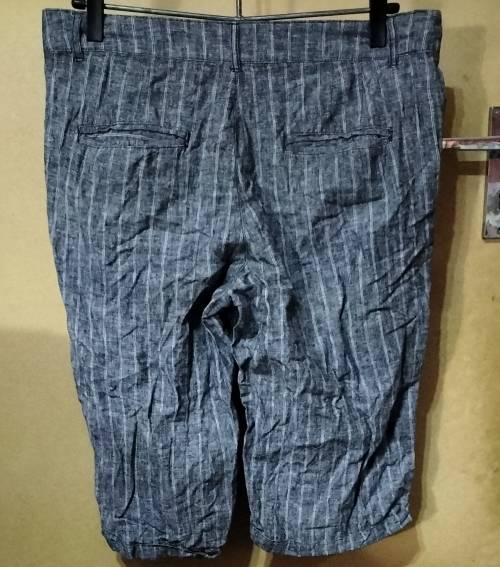 Ladies - Grey Shorts - Make - Woolworths - Size - 12