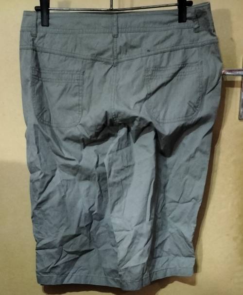 Ladies - Brown Shorts - Make - Woolworths - Size - 12/36