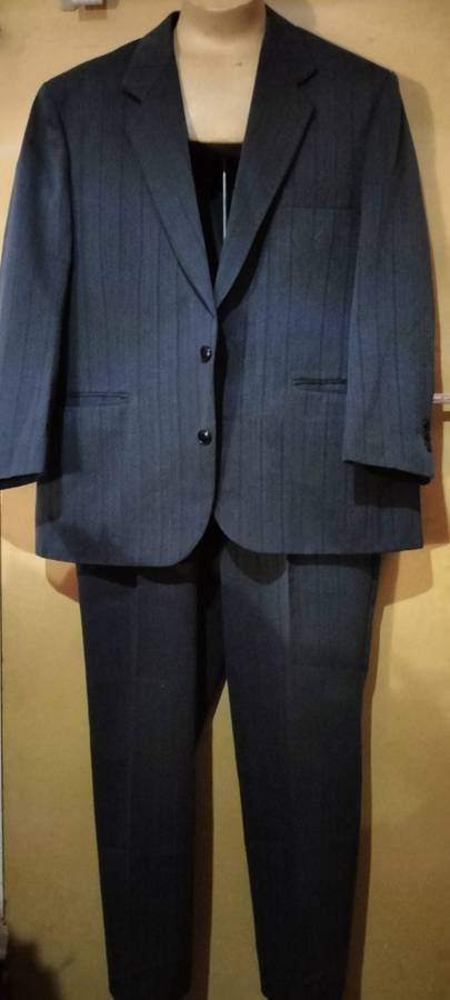 Mens - 2 Piece Grey Suit  - Make - Lancetti - Size - no size