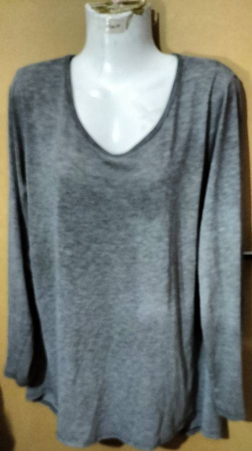 Ladies - Grey Top - Make - no make - Size - no size