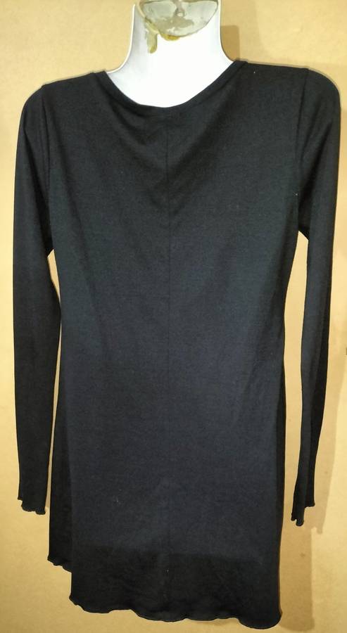 Ladies - Black Top - Make - make on picture - Size - no size