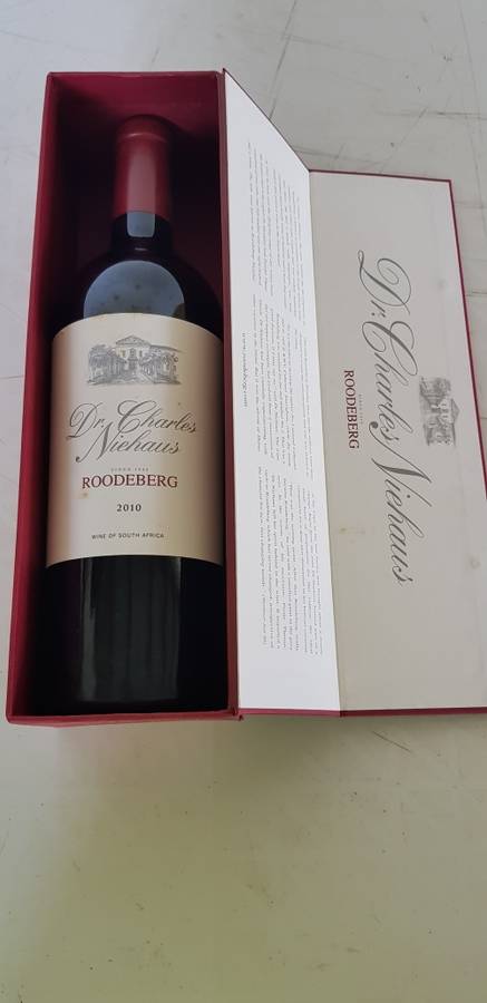 ROODEBERG DR CHARLES NIEHAUS 2010