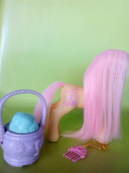 My little pony rare easter sky skimmer 1997 with accessories