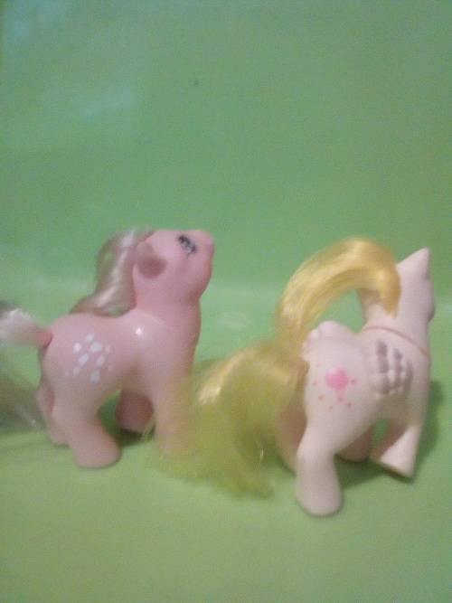 My little pony baby lofty with beddy bye eyes 1986 made in hong Kong and baby cotton candy 1984 made