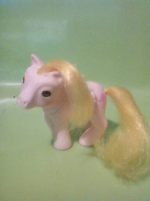 My little pony baby lofty with beddy bye eyes 1986 made in hong Kong and baby cotton candy 1984 made