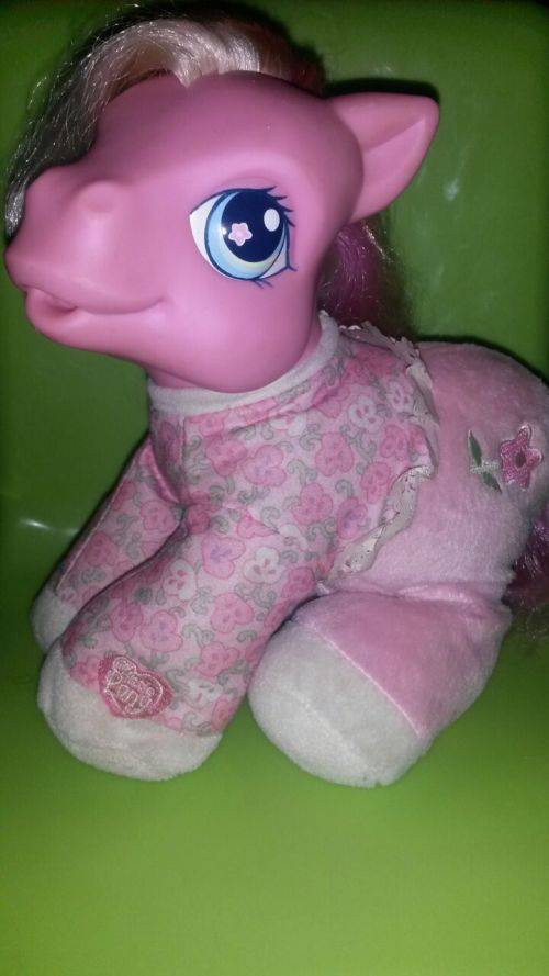 My little pony,  large pink pony 23 cm Hasbro  plastic head material body