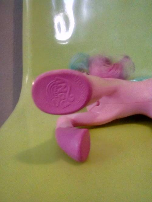 My little pony princes celestial 2010 Hasbro SA wings light up and she talks