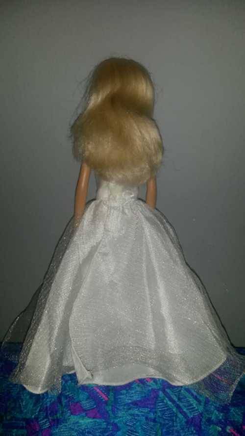 Barbie mattel in wedding dress 1998