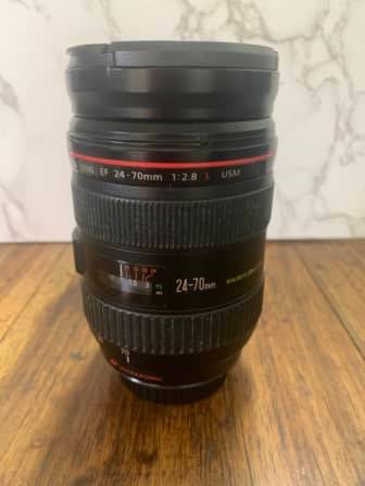 Used: CANON EF 24-70MM  + Canon Speedlite 430EX II
