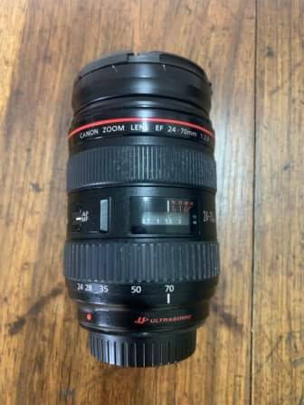 Used: CANON EF 24-70MM  + Canon Speedlite 430EX II