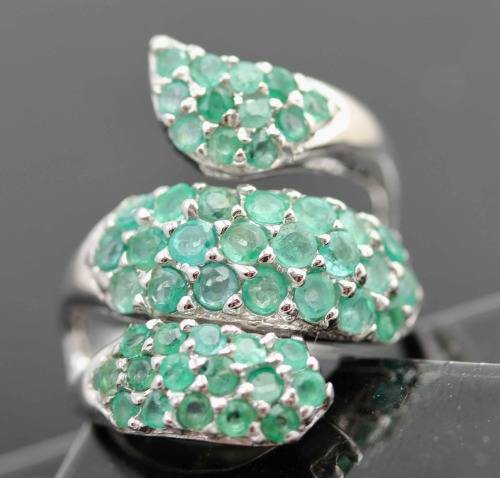 LARGE TRIPLE RIBBON REAL EMERALD STERLING SILVER RING. 925 BRAZILIAN MINED!