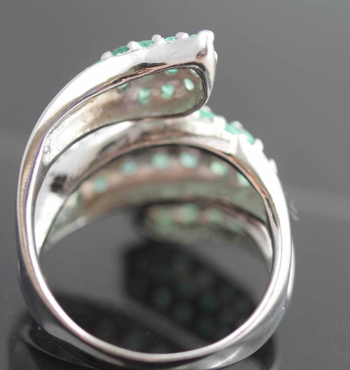 LARGE TRIPLE RIBBON REAL EMERALD STERLING SILVER RING. 925 BRAZILIAN MINED!
