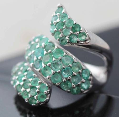 LARGE TRIPLE RIBBON REAL EMERALD STERLING SILVER RING. 925 BRAZILIAN MINED!