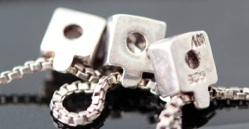 CLASSY MODERN ITALIAN STERLING SILVER NECKLACE WITH CUBIC ZIRCONIA. GEOMETRIC DESIGN. 925
