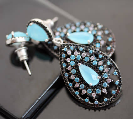 STRIKING MODERN BLUE CHALCEDONY STERLING SILVER DROP AND DANGLE EARRINGS.925