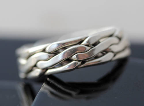 UNUSUAL HANDCRAFTED BASKET WEAVE MEXICAN STERLING SILVER RING. 925. HEAVY 8,64 grams!