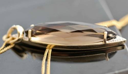 UNUSUAL MARQUISE SHAPED SMOKY QUARTZ AND DIAMOND 9CT ITALIAN GOLD PENDANT ON 43CM CHAIN. CLASSY.