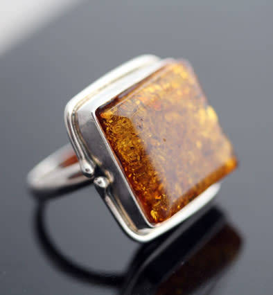 VINTAGE SQUARE VERY LARGE BALTIC AMBER STERLING SILVER RING. 925