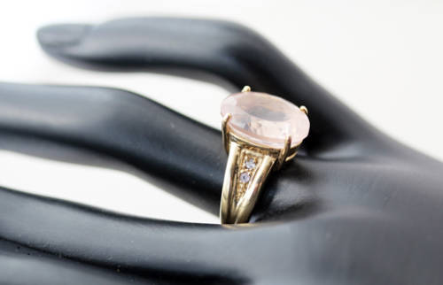 LARGE VINTAGE NATURAL ROSE QUARTZ & TANZANITE 9CT YELLOW GOLD RING. BIRMINGHAM ASSAY. HEAVY 5,69g