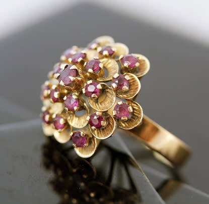 LARGE VINTAGE REAL SPINEL GEMSTONE FLORAL DESIGN 14CT YELLOW GOLD RING. 585