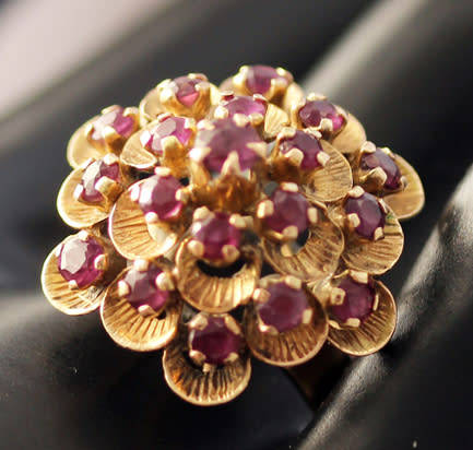 LARGE VINTAGE REAL SPINEL GEMSTONE FLORAL DESIGN 14CT YELLOW GOLD RING. 585