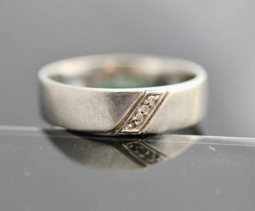 MAN'S 9ct WHITE GOLD DIAMOND WEDDING BAND. VINTAGE BIRMINGHAM ENGLAND ASSAY