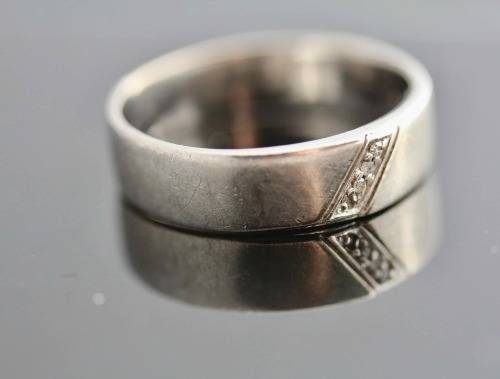 MAN'S 9ct WHITE GOLD DIAMOND WEDDING BAND. VINTAGE BIRMINGHAM ENGLAND ASSAY