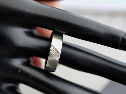 MAN'S 9ct WHITE GOLD DIAMOND WEDDING BAND. VINTAGE BIRMINGHAM ENGLAND ASSAY