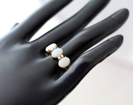 VINTAGE NATURAL OPAL 9CT YELLOW GOLD RING DIAMOND ACCENTS *JEWELLER CERTIFIED R13'000